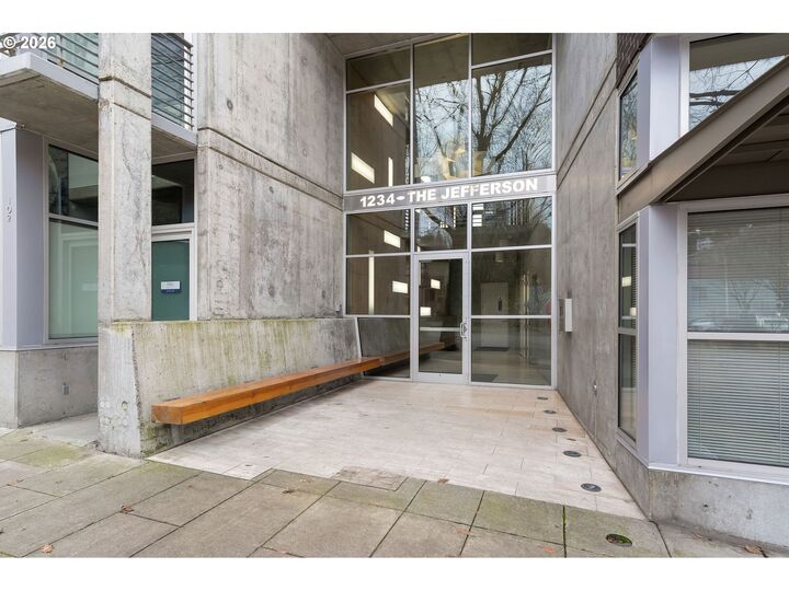 Property Photo: 1234 SW 18th Ave 407 OR 97205