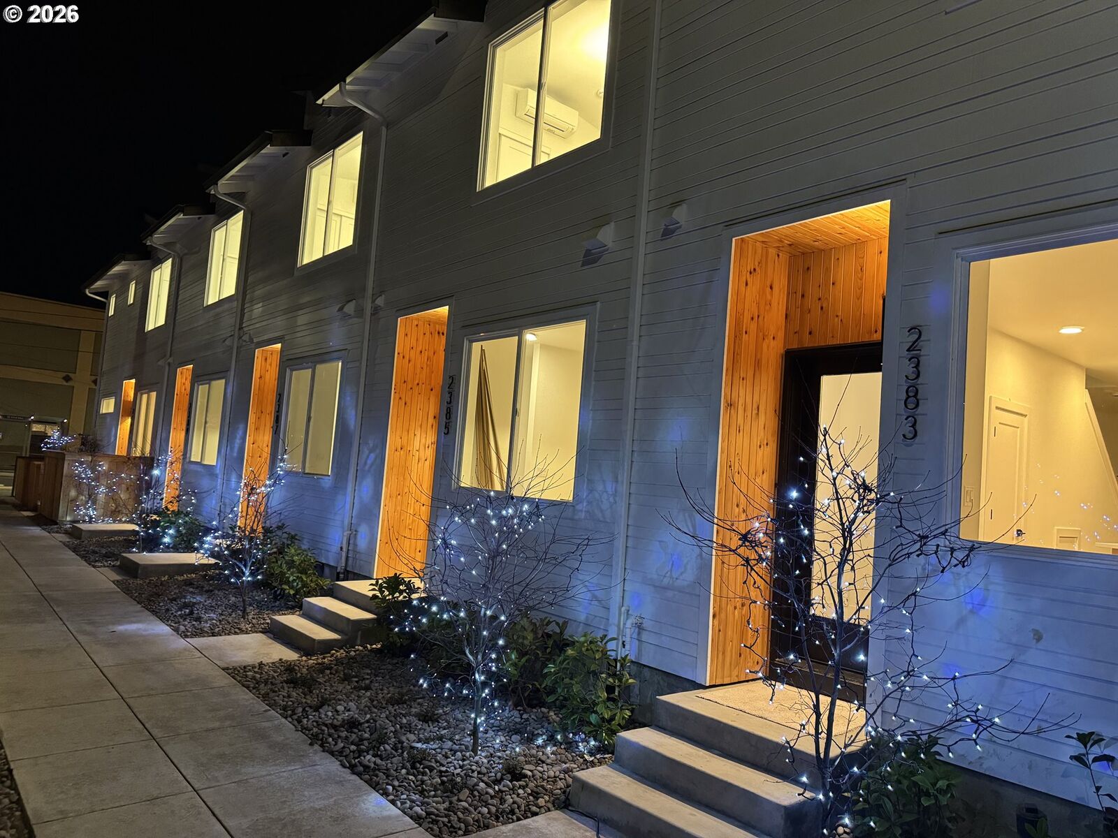 Property Photo:  2385 SE 43rd Ave  OR 97206 