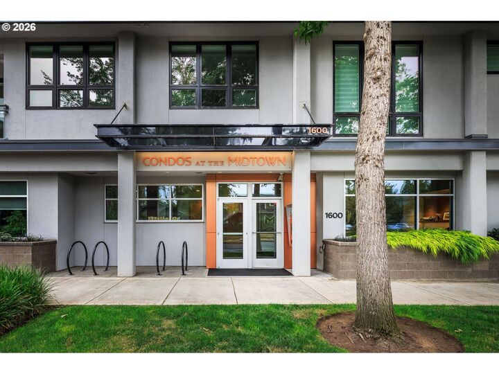 Property Photo: 1600 Pearl St 608 OR 97401