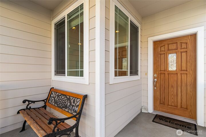 Property Photo:  605  Rosette Court  WA 98226 