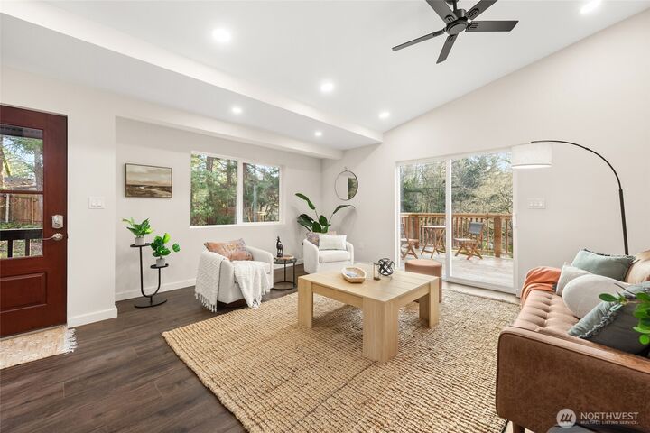 Property Photo:  11828  Cove Road SW  WA 98070 