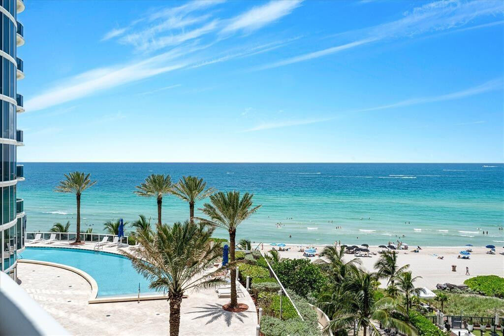 Property Photo:  17201 Collins Avenue 805  FL 33160 