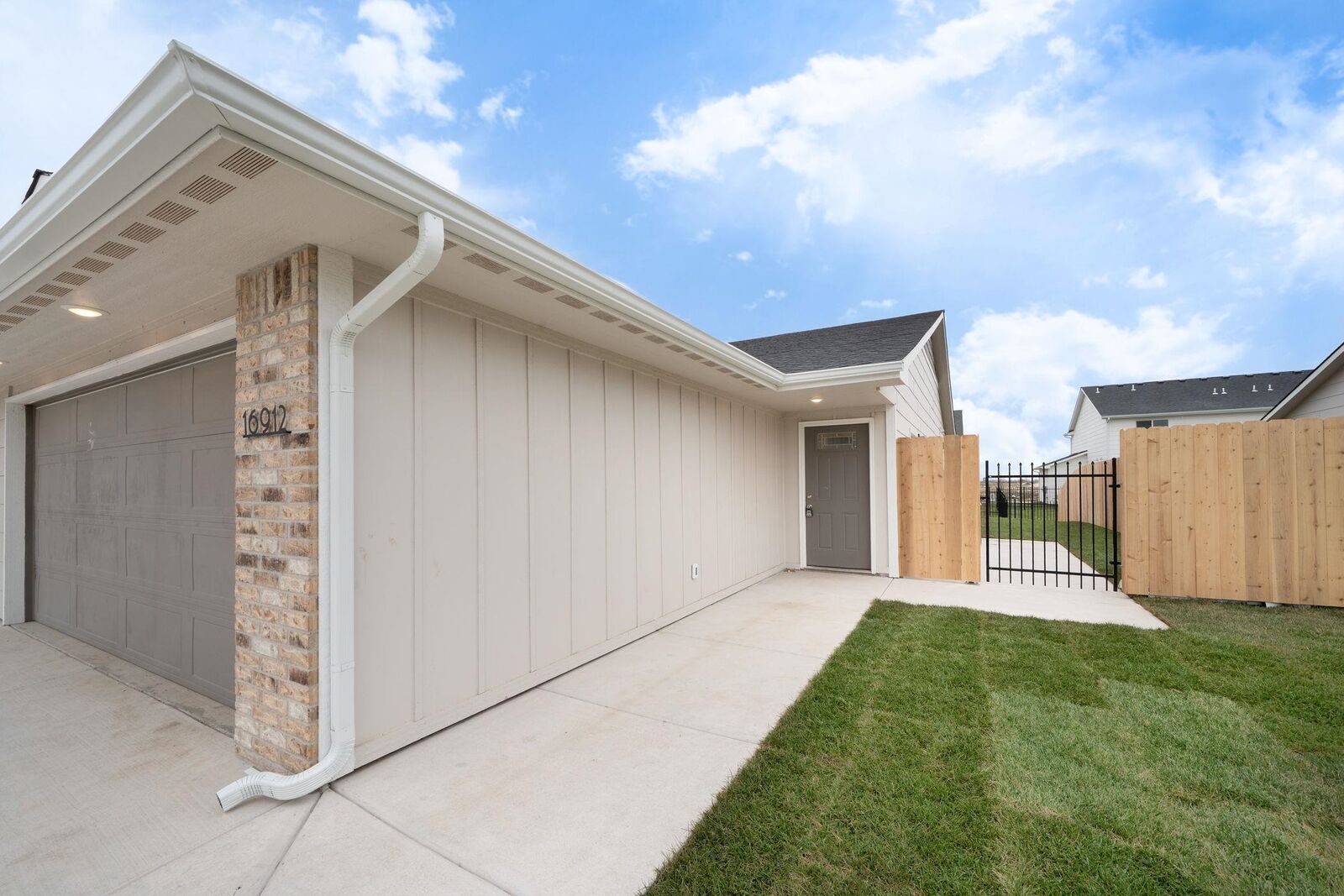 Property Photo:  17000 W Lawson St  KS 67052 