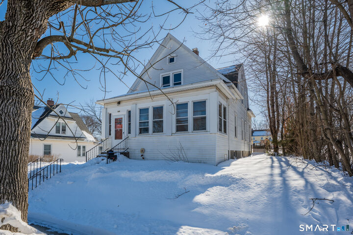 Property Photo:  182 Francis Street  CT 06053 