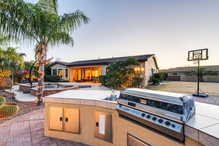 Property Photo:  1590 W Copper Sky Drive  AZ 85737 