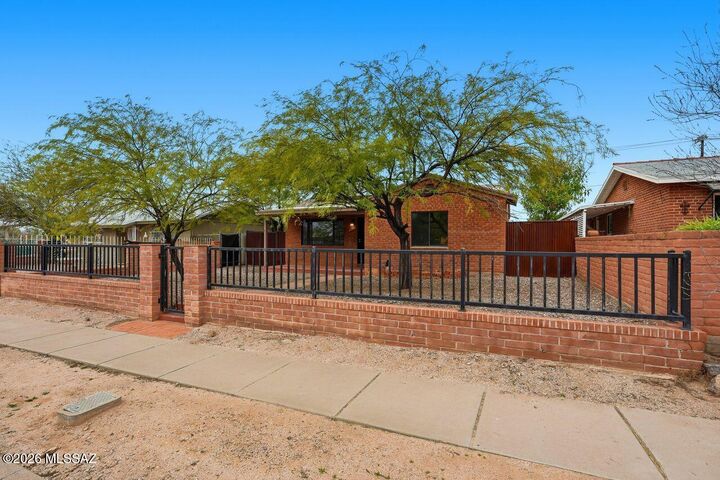 Property Photo:  1511 E Miles Street  AZ 85719 