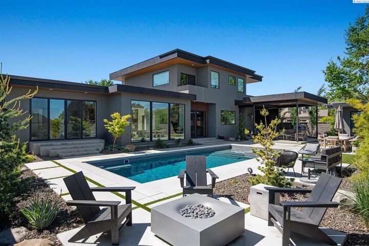 Property Photo:  522 Melissa Street  WA 99352 