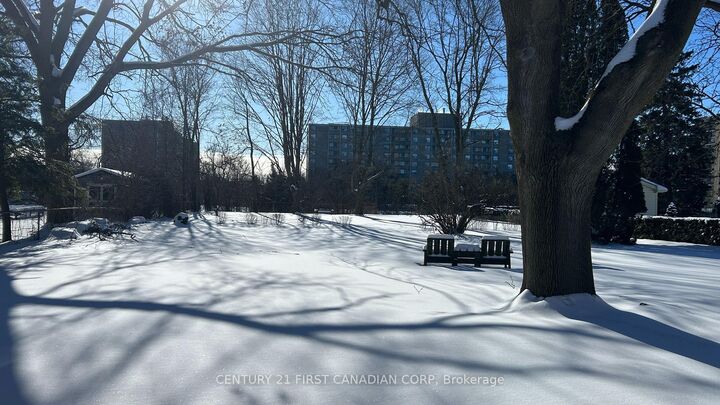 Property Photo:  222 Trott Drive  ON N6G 1B5 