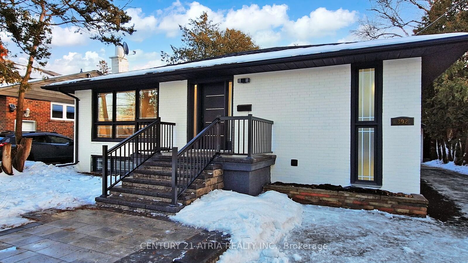 Property Photo: 392 Bent Crescent ON L4C 1C3