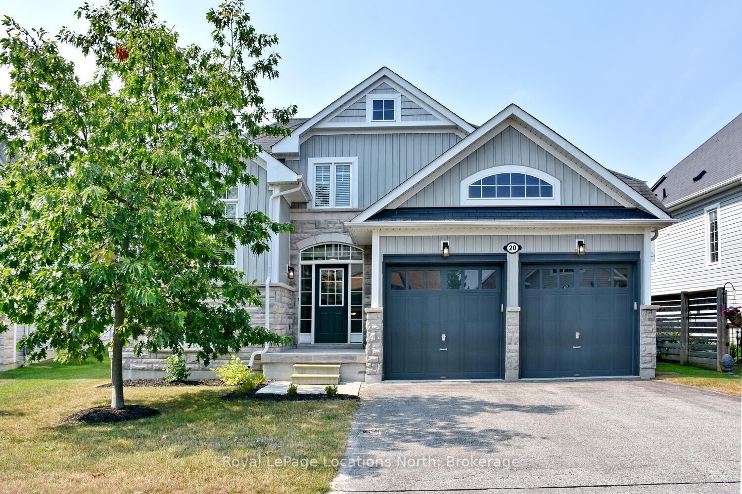 Property Photo: 20 Leeward Circle ON L9Z 0E9