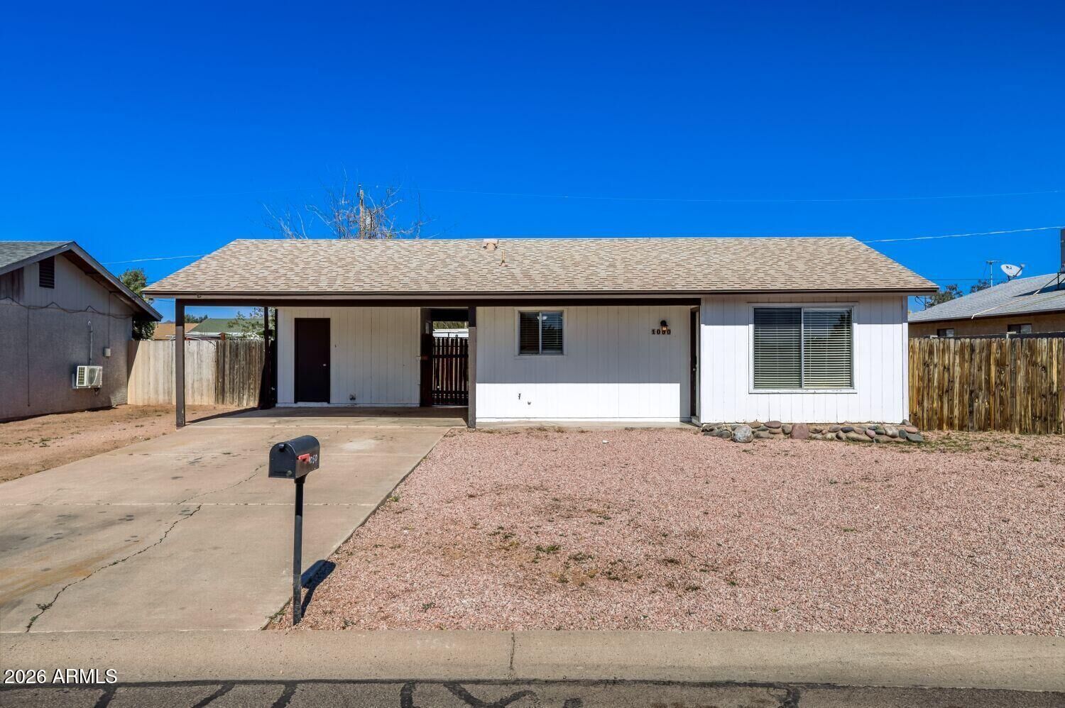 Property Photo: 1050 E Osage Avenue AZ 85119