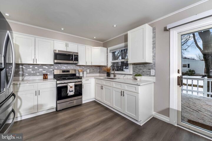 Property Photo:  106 Rutherford Road  PA 17109 