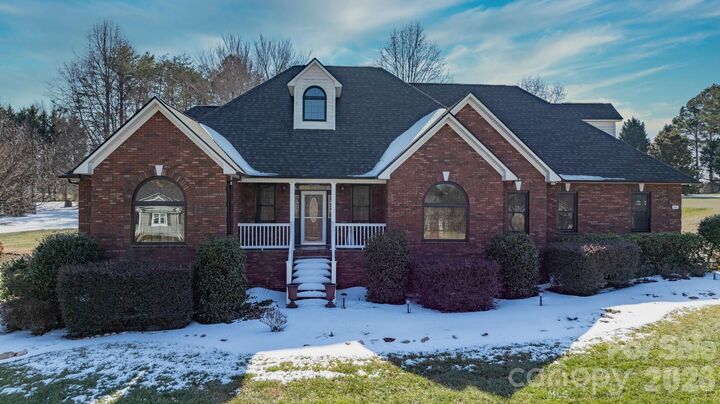 Property Photo: 1925 Cordia Circle NC 28658