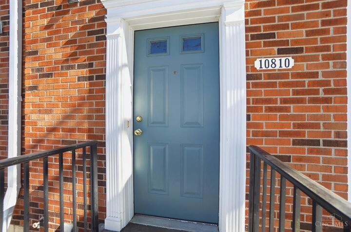 Property Photo:  10810 Lakehurst Court  OH 45242 