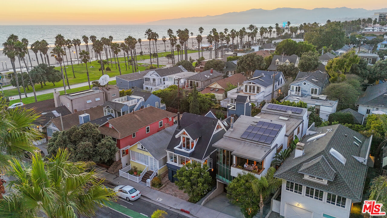 Property Photo:  133 Ocean Park Blvd  CA 90405 