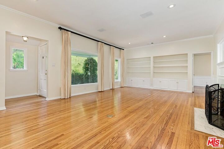 Property Photo:  1318 San Ysidro Dr  CA 90210 