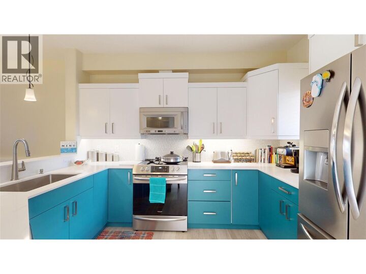 Photo de la propriété:  3996 Beach Avenue 205  BC V0H 1X5 