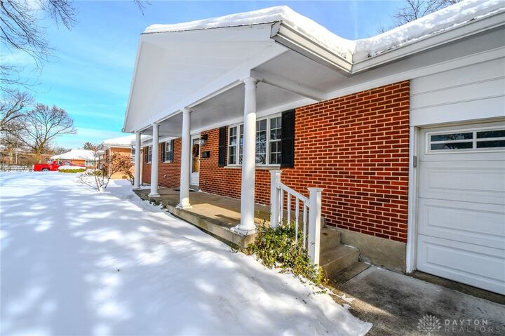 Property Photo:  4048 Locustwood Drive  OH 45429 