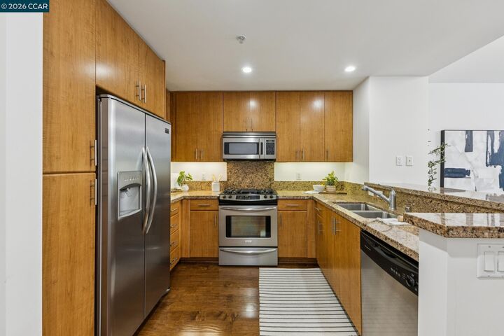 Property Photo:  438 W Grand Ave 432  CA 94612 