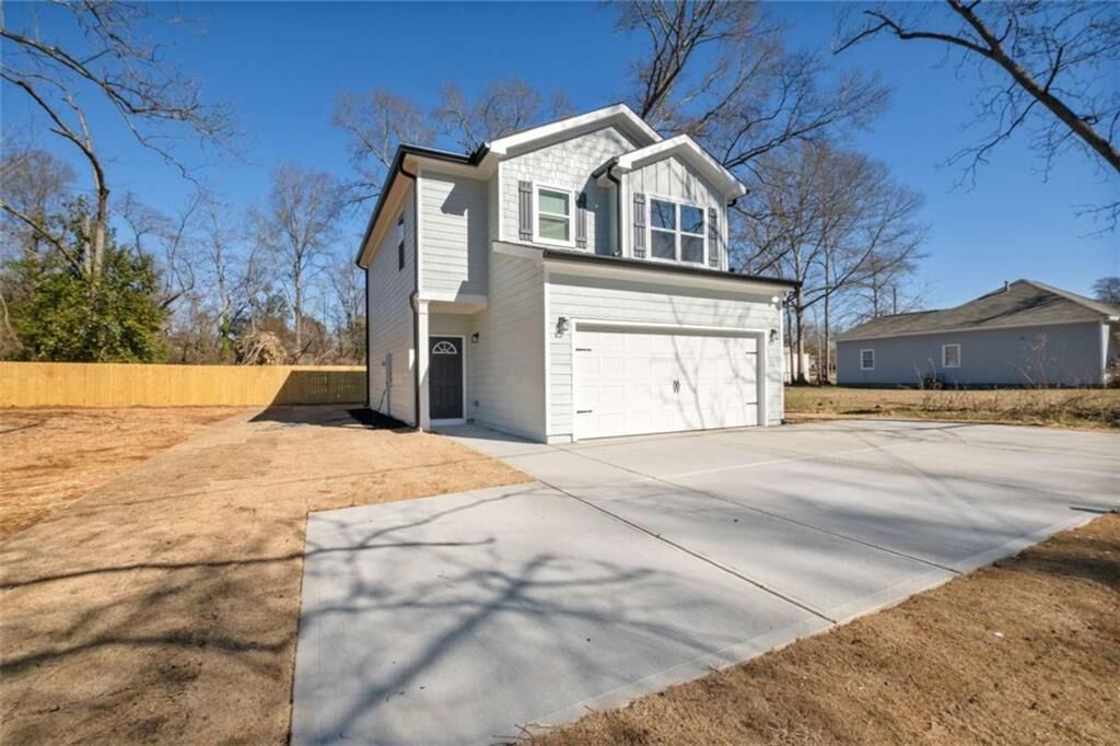 Property Photo:  1015 Lyndon Avenue  GA 30223 