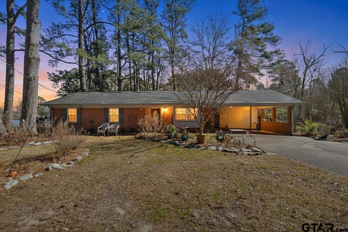 Property Photo: 109 Biloxi St TX 75652