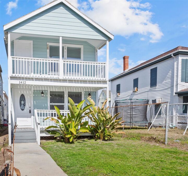 Property Photo:  1412 Avenue M 1/2  TX 77550 