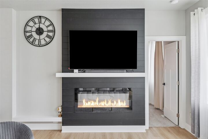 Property Photo:  604 NE Pearl Drive  IA 50021 