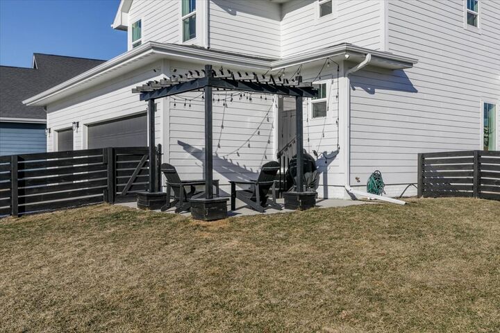 Property Photo:  1604 SW Franklin Drive  IA 50023 