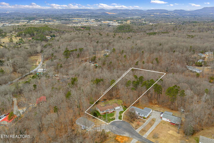 Property Photo:  7501 Hunters Ridge Way  TN 37914 