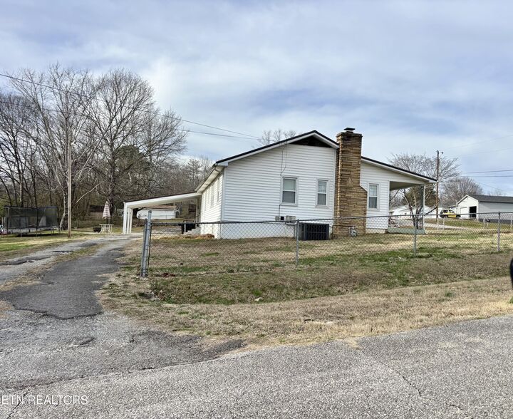 Property Photo: 204 Virginia St TN 37763