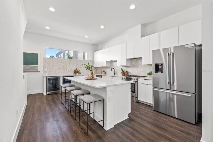 Property Photo:  544 Dr Martin Luther King Jr Street S  FL 33701 