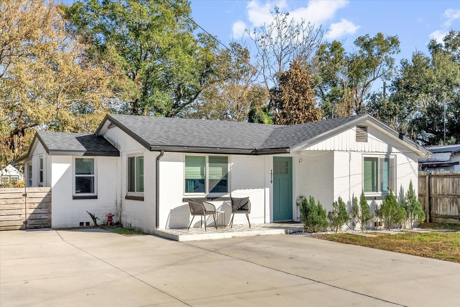 Property Photo: 1719 Crocker Avenue FL 32806