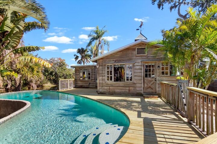 Property Photo:  6631 Lincoln Road  FL 34203 