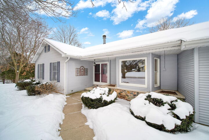 Property Photo:  3249 Hendee Road  MI 49201 