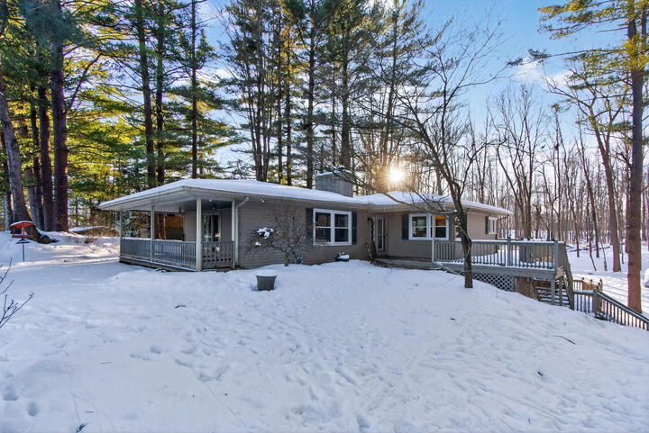 Property Photo:  340 Wood Hills Drive  MI 49237 