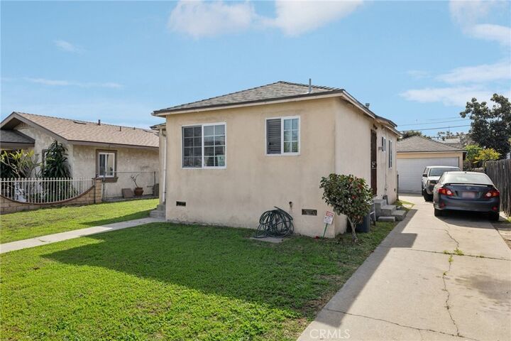 Property Photo:  2938 Oakwood  CA 90262 