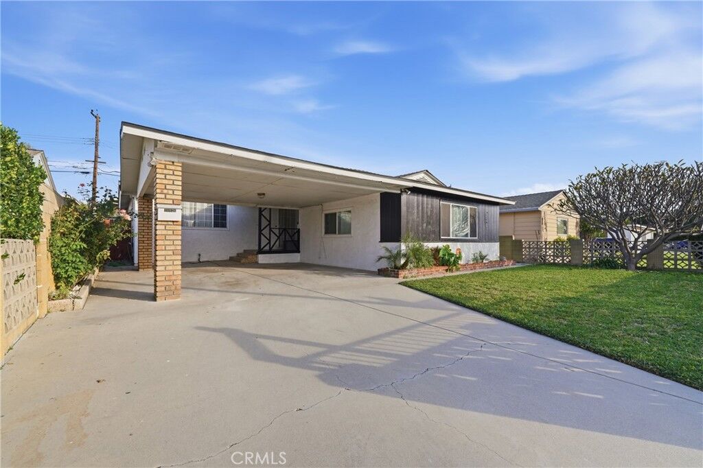 Property Photo: 10926 Corby CA 90650