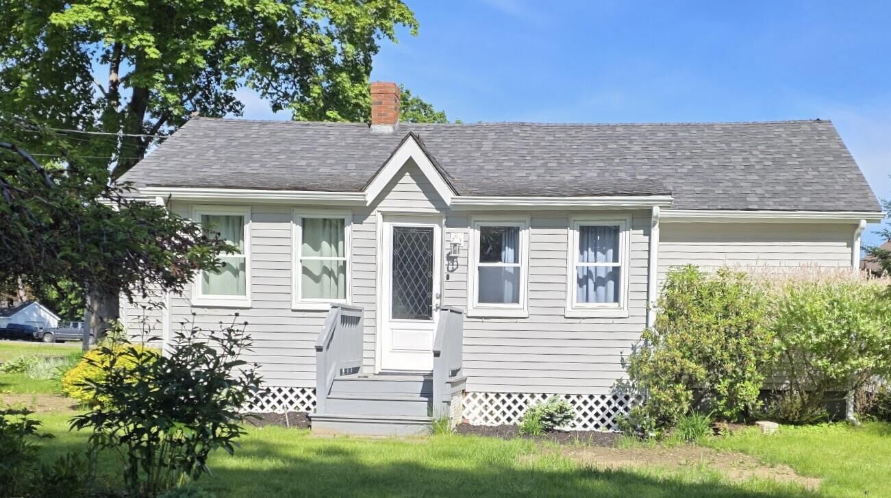 Property Photo:  5 Jefferson Street  ME 04841 