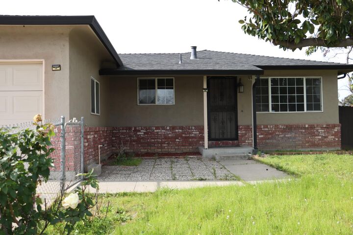 Property Photo:  1217 Princeton Place  CA 95336 