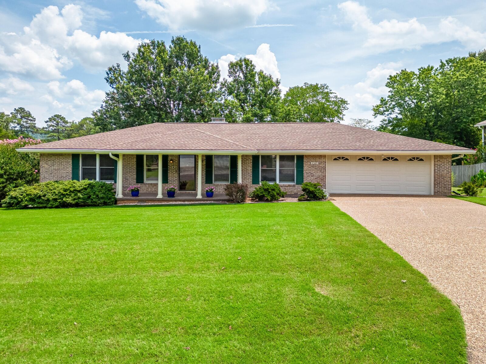 Property Photo:  2389 Interlackin Circle NW  TN 37312 