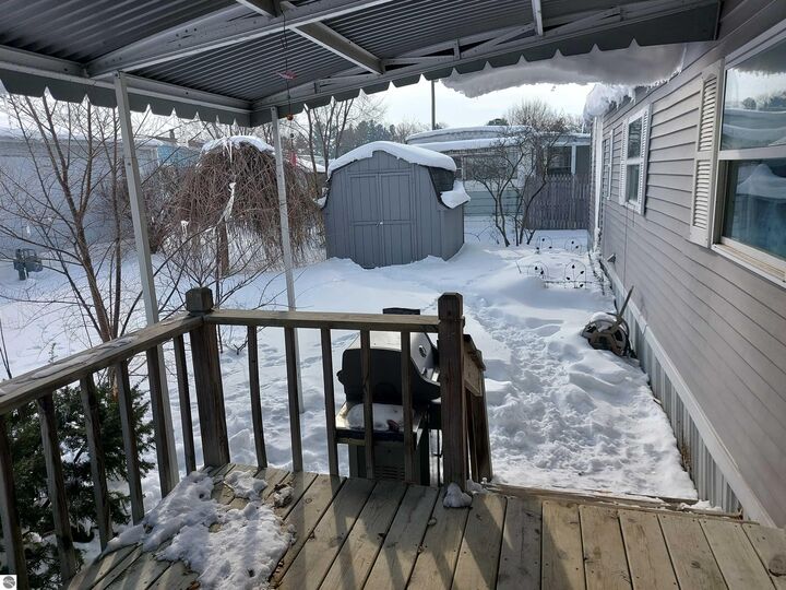Property Photo: 860 Manor Lane MI 49686