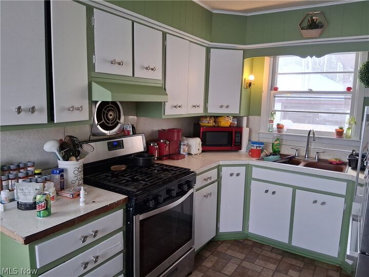 Property Photo:  2516 Weir  OH 44483 