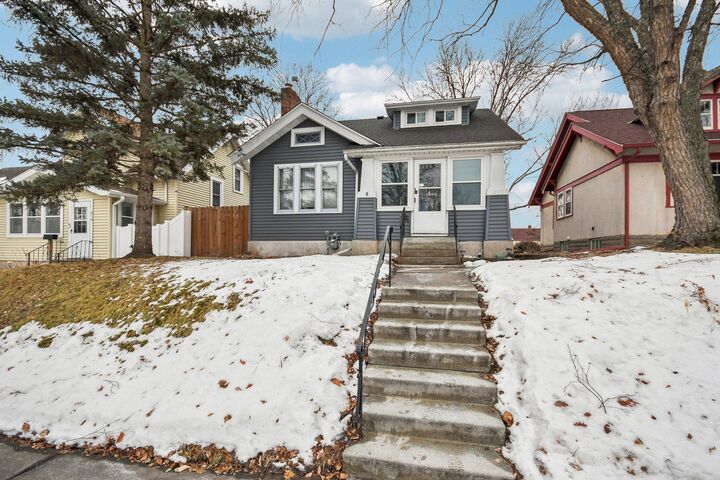 Property Photo:  850 Clear Avenue  MN 55106 