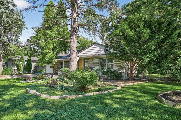 Property Photo:  1544 Mississippi River Boulevard S  MN 55116 