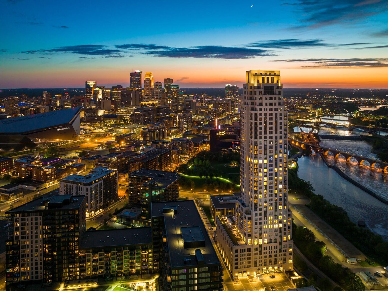 Property Photo:  1111 W River Parkway 34A  MN 55415 