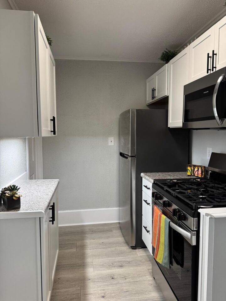 Property Photo:  1131 Lincoln Avenue  MN 55105 