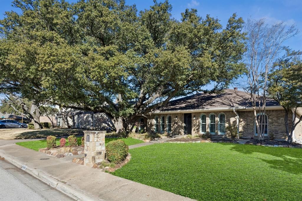 Property Photo:  7160 Blackwood Drive  TX 75231 