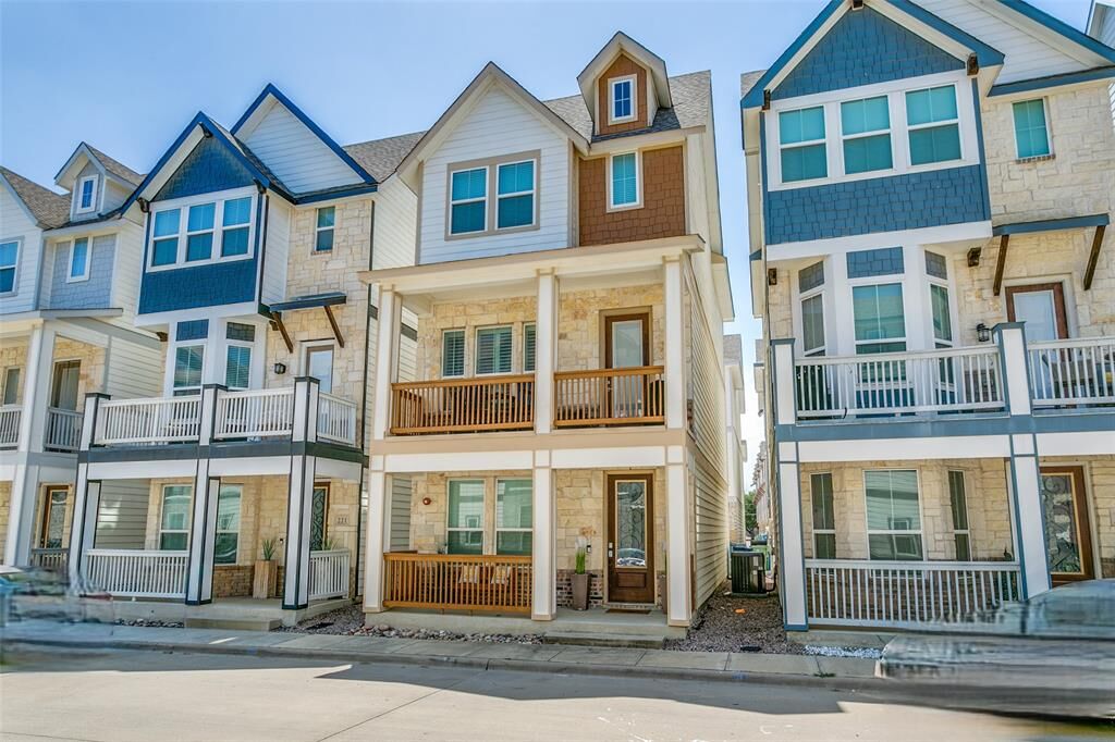 Property Photo:  219 S Village Way  TX 75057 