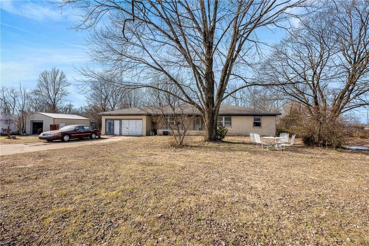 Property Photo:  4006 NE Hudson Road  AR 72756 