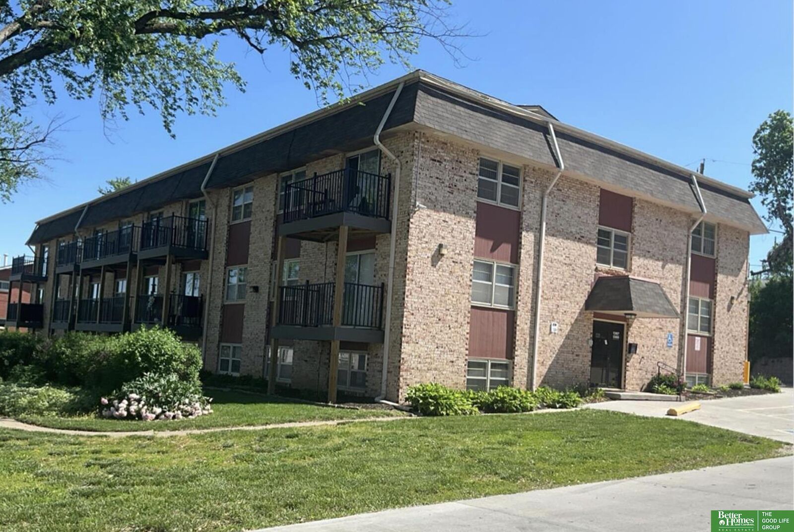 Property Photo:  1367 S 76 Avenue  NE 68124 